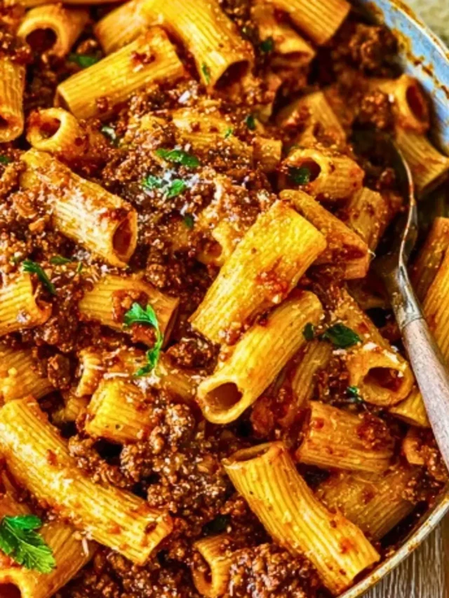 Cozy Beef Ragu Pasta for the Ultimate Comfort Dinner - Mia Plates