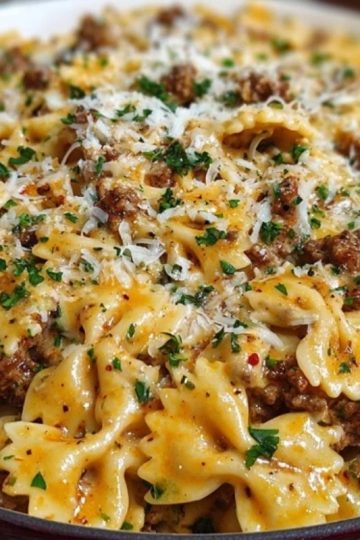 Cajun Chicken Rotini in Creamy Mozzarella Velveeta Sauce