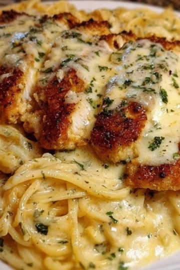 Chicken Smothered in Cheesy Alfredo Three-Cheese Spaghetti Sauce