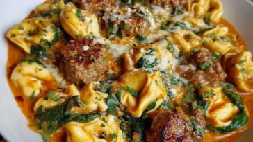 Creamy Garlic Butter Beef Tortellini with Italian Sausage & Spinach 1