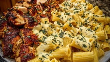 Creamy Velveeta Chicken Rigatoni with Mozzarella Garlic Sauce 1