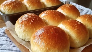 Fluffy Bread Rolls for Any Occasion