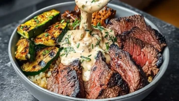 Grilled Steak Bowl with Creamy Sauce & Grilled Zucchini 1