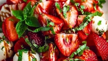 balsamic-strawberry-caprese-2