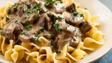Hearty Slow Cooker Beef Stroganoff