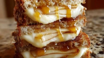 Smoked Gouda Apple Grilled Cheese